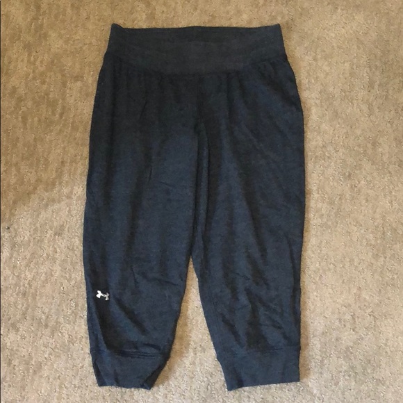 Under Armour Pants - Under armour dark grey capris